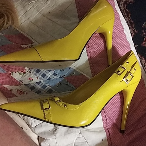 PASSI HOT YELLOW 4" DRESS HEELS - Picture 2 of 6